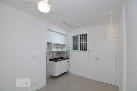 Sala de apartamento para alugar com 1 quarto, 29m² em Copacabana, Rio de Janeiro