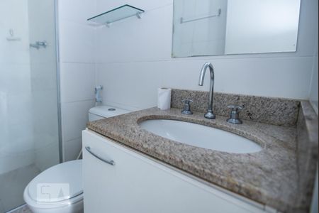 Apartamento à venda com 65m², 2 quartos e 1 vagaDetalhe banheiro da suite