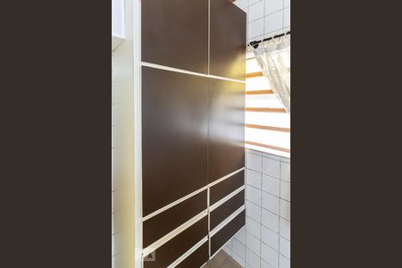 Casa à venda com 179m², 3 quartos e 3 vagas Casa à venda com 179m², 3 quartos e 3 vagasCozinha - Armários