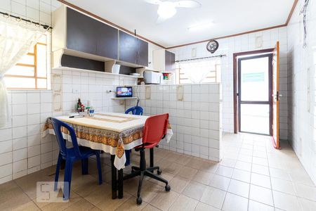 Casa à venda com 179m², 3 quartos e 3 vagas Casa à venda com 179m², 3 quartos e 3 vagasCozinha