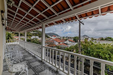 Varanda de casa à venda com 4 quartos, 456m² em São Francisco, Niterói