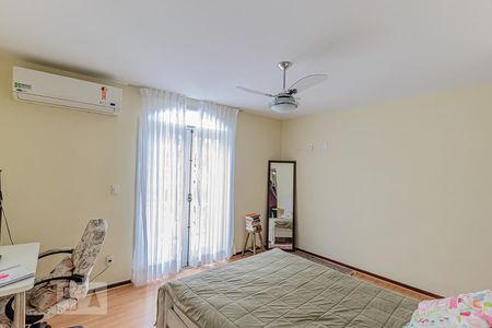 Casa à venda com 456m², 4 quartos e 2 vagasQuarto