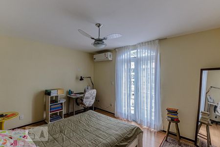 Casa à venda com 456m², 4 quartos e 2 vagasQuarto