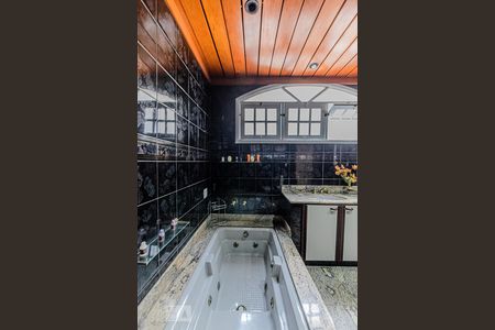 Casa à venda com 456m², 4 quartos e 2 vagasBanheiro da Suíte