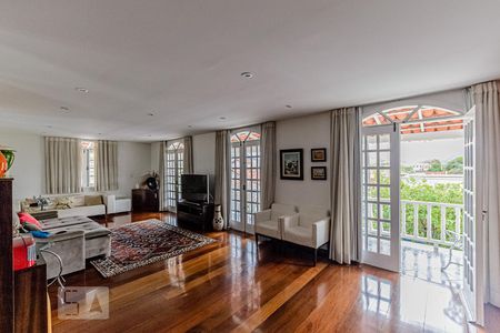 Sala de casa à venda com 4 quartos, 456m² em São Francisco, Niterói
