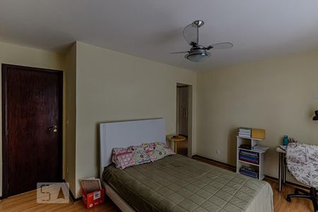 Casa à venda com 456m², 4 quartos e 2 vagasQuarto