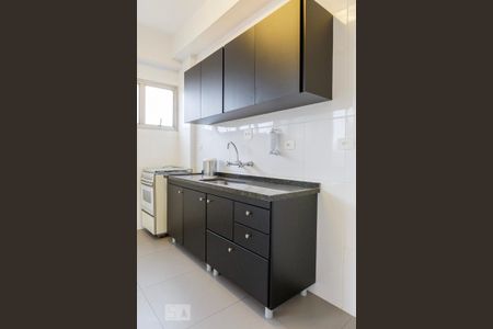 Cozinha de apartamento para alugar com 2 quartos, 69m² em Cerqueira César, São Paulo