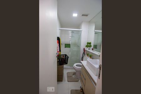 Apartamento à venda com 220m², 3 quartos e 2 vagas Apartamento à venda com 220m², 3 quartos e 2 vagasBanheiro