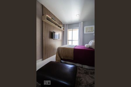 Apartamento à venda com 220m², 3 quartos e 2 vagas Apartamento à venda com 220m², 3 quartos e 2 vagasQuarto 3 - Suíte