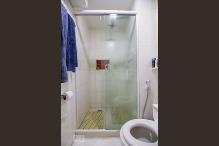 Apartamento à venda com 220m², 3 quartos e 2 vagas Apartamento à venda com 220m², 3 quartos e 2 vagasBanheiro Corredor