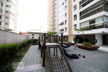 Apartamento à venda com 220m², 3 quartos e 2 vagas Apartamento à venda com 220m², 3 quartos e 2 vagasCondomínio