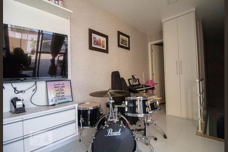 Apartamento à venda com 220m², 3 quartos e 2 vagas Apartamento à venda com 220m², 3 quartos e 2 vagassala de estudo