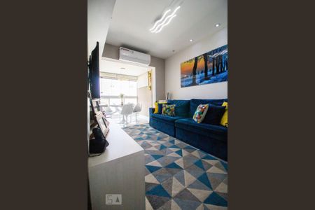 Apartamento à venda com 220m², 3 quartos e 2 vagas Apartamento à venda com 220m², 3 quartos e 2 vagasSala