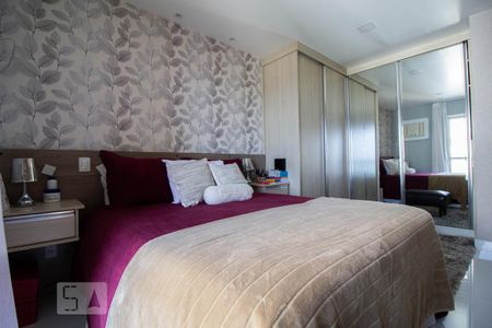 Apartamento à venda com 220m², 3 quartos e 2 vagas Apartamento à venda com 220m², 3 quartos e 2 vagasQuarto 3 - Suíte