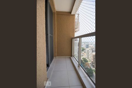 Apartamento à venda com 220m², 3 quartos e 2 vagas Apartamento à venda com 220m², 3 quartos e 2 vagasVaranda da Suíte