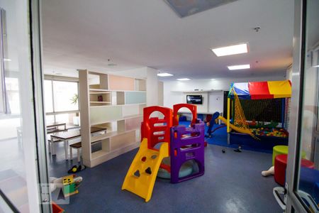 Apartamento à venda com 220m², 3 quartos e 2 vagas Apartamento à venda com 220m², 3 quartos e 2 vagasBrinquedoteca