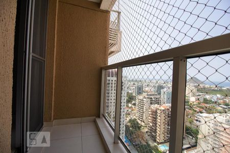 Apartamento à venda com 220m², 3 quartos e 2 vagas Apartamento à venda com 220m², 3 quartos e 2 vagasVaranda da Suíte
