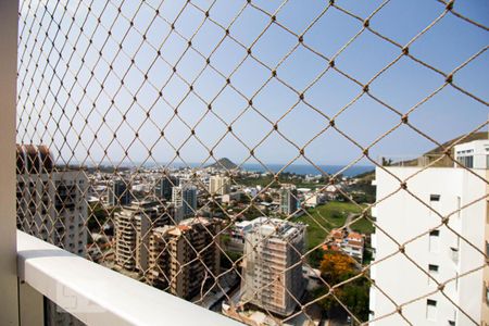 Apartamento à venda com 220m², 3 quartos e 2 vagas Apartamento à venda com 220m², 3 quartos e 2 vagasCobertura
