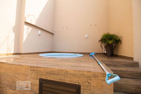 Apartamento à venda com 220m², 3 quartos e 2 vagas Apartamento à venda com 220m², 3 quartos e 2 vagasPiscina Coberta