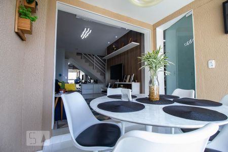 Apartamento à venda com 220m², 3 quartos e 2 vagas Apartamento à venda com 220m², 3 quartos e 2 vagasSala