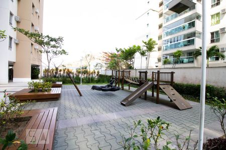 Apartamento à venda com 220m², 3 quartos e 2 vagas Apartamento à venda com 220m², 3 quartos e 2 vagasCondomínio