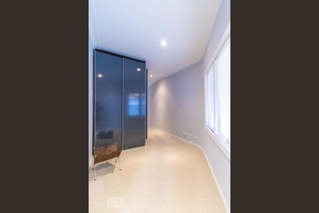 Casa de condomínio à venda com 420m², 4 quartos e 6 vagas Casa de condomínio à venda com 420m², 4 quartos e 6 vagasCorredor 3