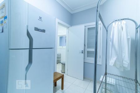 Casa de condomínio à venda com 420m², 4 quartos e 6 vagas Casa de condomínio à venda com 420m², 4 quartos e 6 vagasQuarto de serviço