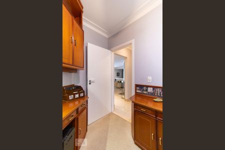 Casa de condomínio à venda com 420m², 4 quartos e 6 vagas Casa de condomínio à venda com 420m², 4 quartos e 6 vagasEscritório