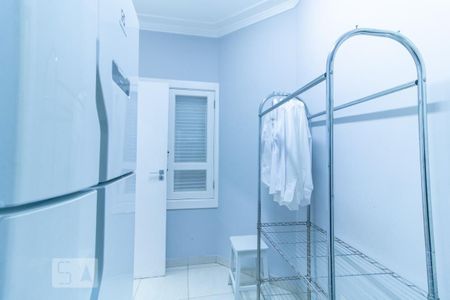 Casa de condomínio à venda com 420m², 4 quartos e 6 vagas Casa de condomínio à venda com 420m², 4 quartos e 6 vagasQuarto de serviço