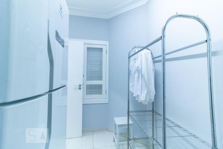 Casa de condomínio à venda com 420m², 4 quartos e 6 vagas Casa de condomínio à venda com 420m², 4 quartos e 6 vagasQuarto de serviço