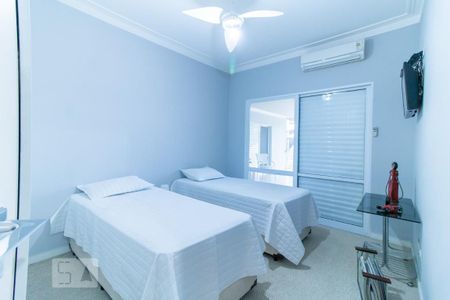 Casa de condomínio à venda com 420m², 4 quartos e 6 vagas Casa de condomínio à venda com 420m², 4 quartos e 6 vagasQuarto 1