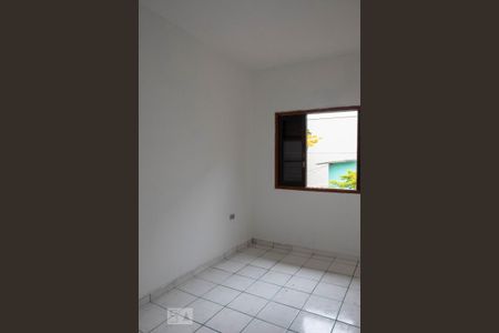 Casa à venda com 2700m², 4 quartos e 3 vagas Casa à venda com 2700m², 4 quartos e 3 vagasQuarto 2