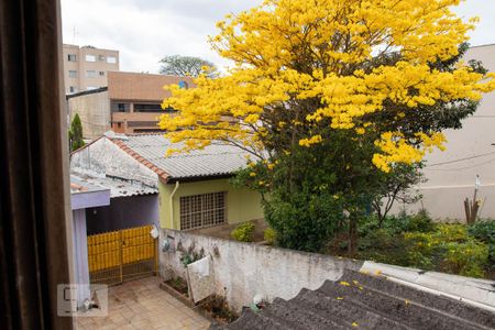 Casa à venda com 2700m², 4 quartos e 3 vagas Casa à venda com 2700m², 4 quartos e 3 vagasVista do quarto 2