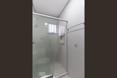 Banheiro de casa para alugar com 1 quarto, 40m² em Vila Guarani (z Sul), São Paulo