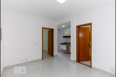 Sala de casa para alugar com 1 quarto, 40m² em Vila Guarani (z Sul), São Paulo