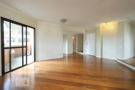 Apartamento para alugar com 220m², 3 quartos e 3 vagasSala