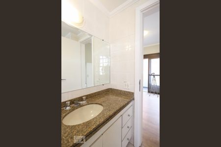 Apartamento para alugar com 220m², 3 quartos e 3 vagasBanheiro Suíte 3