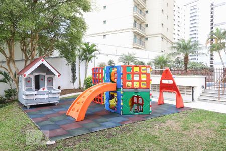 Apartamento para alugar com 220m², 3 quartos e 3 vagasÁrea Comum - Playground