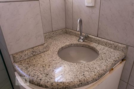 Casa à venda com 135m², 3 quartos e 3 vagasBanheiro - Torneira