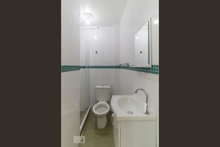 Banheiro de kitnet/studio para alugar com 1 quarto, 30m² em República, São Paulo