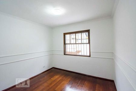 Quarto de casa para alugar com 2 quartos, 100m² em Jardim Dabril, São Paulo