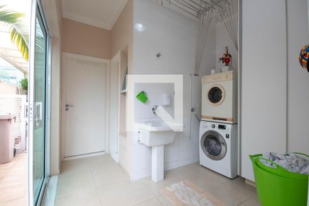 Casa à venda com 378m², 4 quartos e 6 vagas Casa à venda com 378m², 4 quartos e 6 vagasÁrea de Serviço e Quarto de Serviço