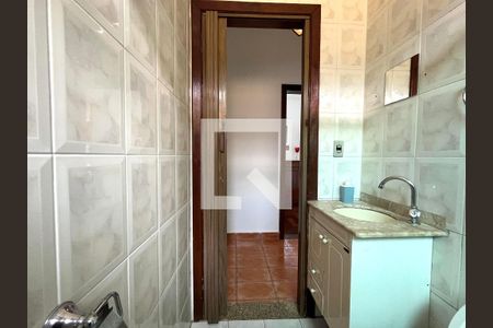 Casa à venda com 350m², 5 quartos e 3 vagasBanheiro 