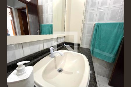 Casa à venda com 350m², 5 quartos e 3 vagasBanheiro 2