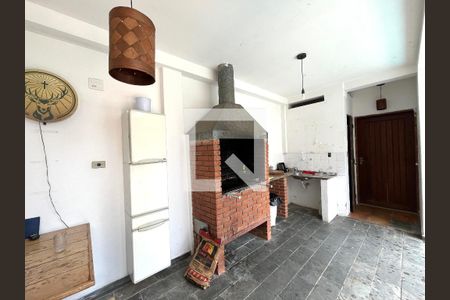 Casa à venda com 350m², 5 quartos e 3 vagasChurrasqueira