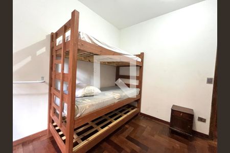 Casa à venda com 350m², 5 quartos e 3 vagasQuarto 4