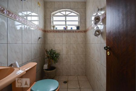 Banheiro 1 de casa à venda com 4 quartos, 316m² em Jardim Lavinia, São Bernardo do Campo