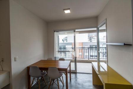 Sala  de apartamento para alugar com 2 quartos, 62m² em Alphaville Empresarial, Barueri