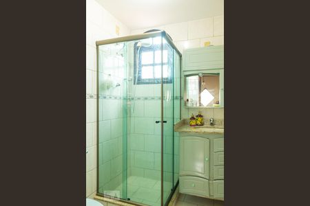 Casa de condomínio para alugar com 287m², 5 quartos e 5 vagasBanheiro social