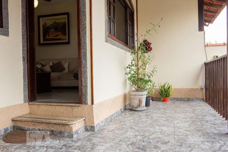 Casa de condomínio para alugar com 287m², 5 quartos e 5 vagasQuintal